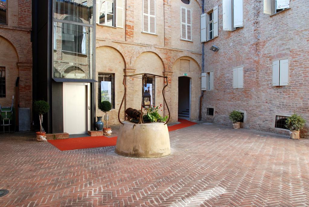 La Foresteria Del Castello - Wellness Hotel In Dimora Storica Castell'Alfero Экстерьер фото