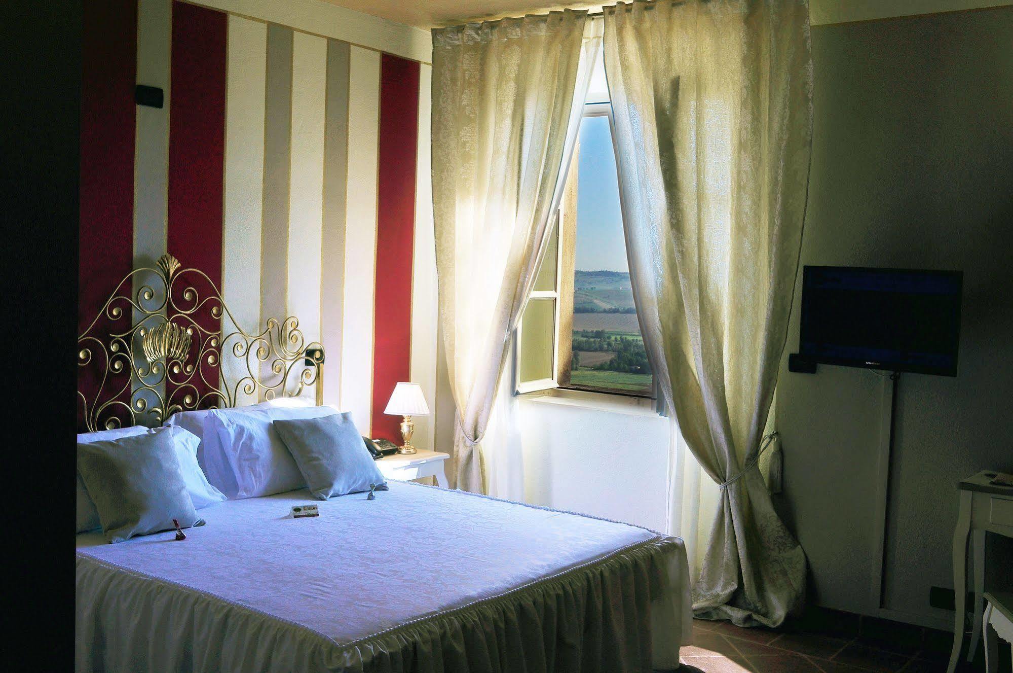 La Foresteria Del Castello - Wellness Hotel In Dimora Storica Castell'Alfero Экстерьер фото