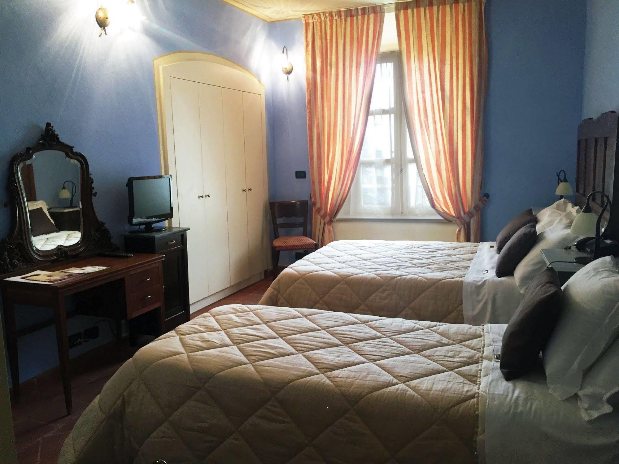 La Foresteria Del Castello - Wellness Hotel In Dimora Storica Castell'Alfero Экстерьер фото